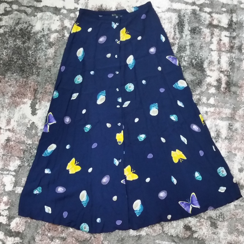 Vintage High Waist Button Down Skirt, size 6. Measurements included